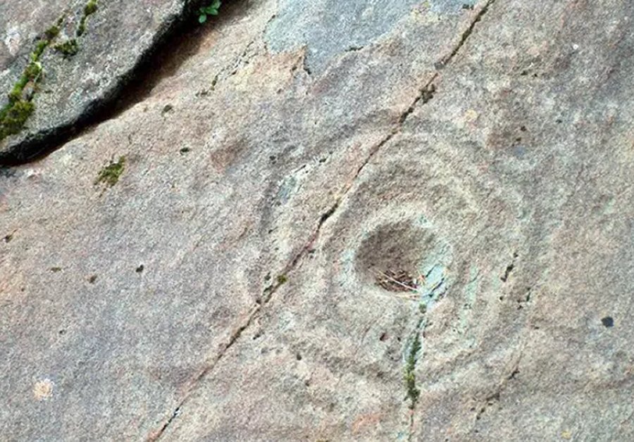 A team of experts has been sent out to survey the site and create 3D scans of the markings. Picture: Wikimedia Commons Read more at: http://www.edinburghnews.scotsman.com/news/entertainment/prehistoric-messages-mystery-of-argyll-s-ancient-rock-carvings-1-4393021