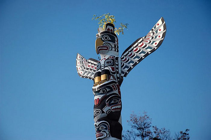 Powerful Thunderbird Sent By The Gods To Protect Humans From Evil In Native American Legends