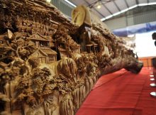 World’s Longest Wooden Carving Is A Spectacular Masterpiece Based On Ancient Painting Depicting Life 1,000 Years Ago
