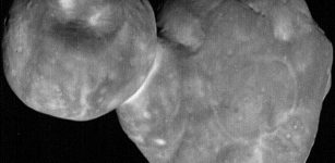 The most detailed images of Ultima Thule (Jan 1, 2019) The image was taken at 5:26 UT (12:26 a.m. EST) when the spacecraft was 4,109 miles (6,628 kilometers) from Ultima Thule and 4.1 billion miles (6.6 billion kilometers) from Earth. The angle between the spacecraft, Ultima Thule and the Sun – known as the “phase angle” – was 33 degrees. Credits: NASA/Johns Hopkins Applied Physics Laboratory/Southwest Research Institute, National Optical Astronomy Observatory