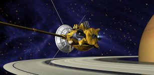 concept of Cassini during the Saturn Orbit Insertion (SOI) maneuver, just after the main engine has begun firing