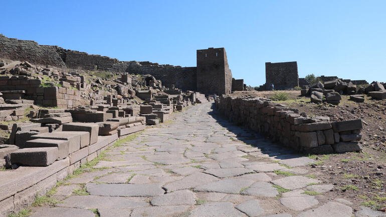 1,600-Year-Old Pendants Depicting Humans And Animals Excavated In Ancient Port-City Of Assos