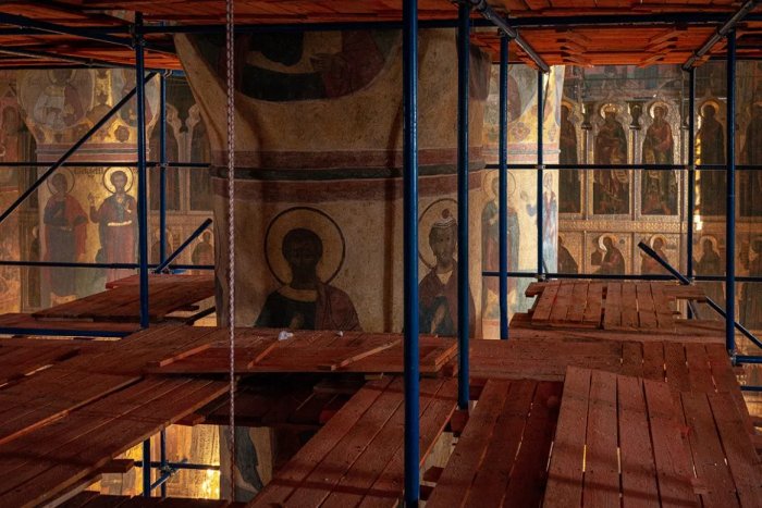 Never-Before-Seen Ancient Frescoes Discovered Inside The Dormition Cathedral