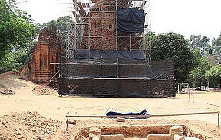 Ancient Wall Of Lolei Temple Built In 893 BC Unearthed In Siem Reap, Cambodia