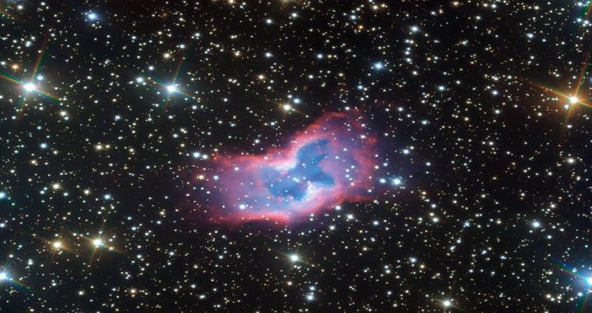 This highly detailed image of the fantastic NGC 2899 planetary nebula was captured using the FORS instrument on ESO's Very Large Telescope in northern Chile. This object has never before been imaged in such striking detail, with even the faint outer edges of the planetary nebula glowing over the background stars.