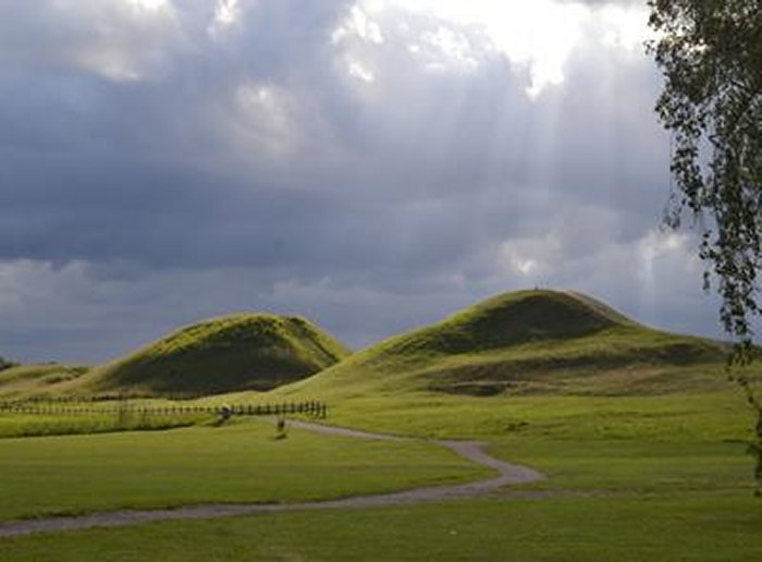 Rare Viking Ship Burial At Gamla Uppsala Reveals Its Secrets – What’s Inside?