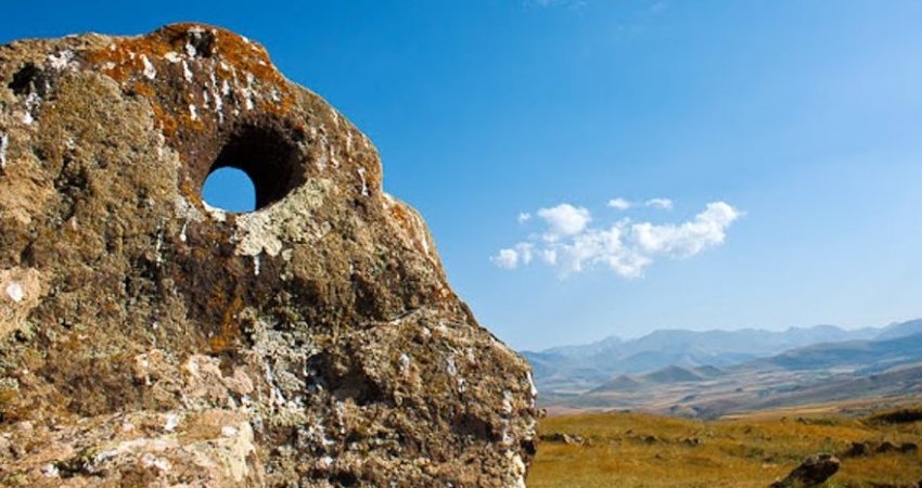 'Armenian Stonehenge': 30 Unknown Stones In Carahunge Complex - Surveyed