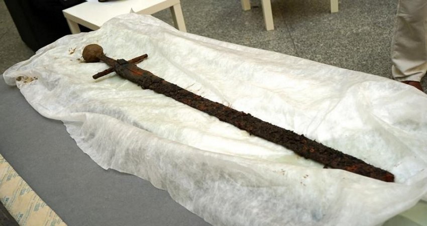 Unique Medieval Perfectly Preserved Sword Found In The Odra River, Poland