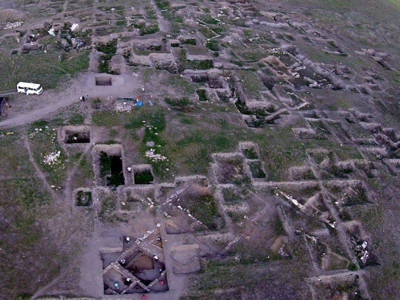 5,000-Year-Old Stone Paint Palette Unearthed In Küllüoba Mound