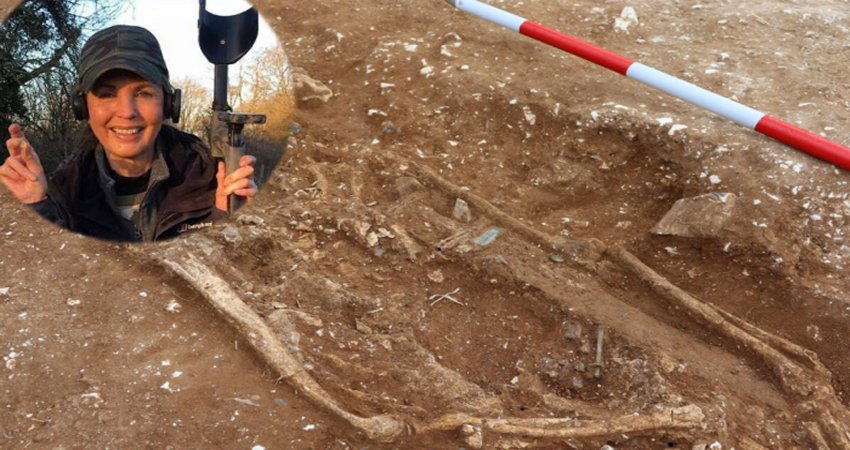 Anglo-Saxon Warlord's Grave: Archaeologists And Metal-Detectorists Work Together