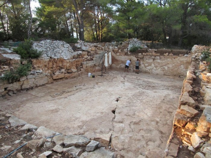 Excavations Of 2,500-Year-Old Water Cistern In Croatian Village Lumbarda - Completed