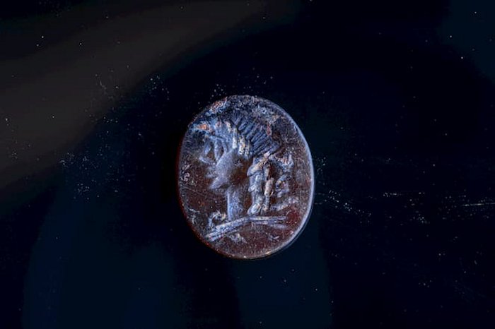 How Did A Rare 2,000-Year-Old Gem Seal Depicting God Apollo End Up In The City Of David?