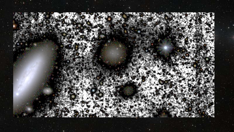 This image presents the region around the galaxy NGC 1052-DF4, taken by the IAC80 telescope at the Teide Observatory in Tenerife. The figure highlights the main galaxies in the field-of-view, including NGC 1052-DF4 (center of the image), and its neighbor NGC 1035 (center left). Credit: M. Montes et al.