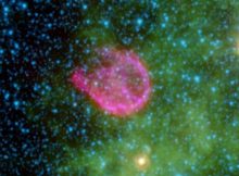 This false-color composite from NASA Spitzer Space Telescope and NASA Chandra X-ray Observatory shows the remnant of N132D. Credit: NASA/JPL-Caltech/Harvard-Smithsonian CfA