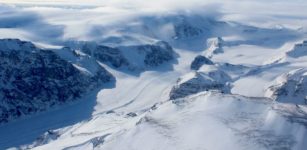 A Recent Reversal In The Response Of Western Greenland's Ice Caps To Climate Change