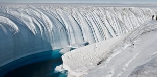 Satellite Monitoring Of Greenland Ice Melting Highlights Global Flood Risk