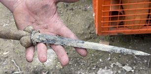 Medieval Bollock Dagger - Also Known As Kidney Dagger Discovered In Belgium