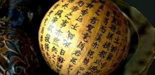 Chinese Writing - image credit: jimbradley394 - Pixabay