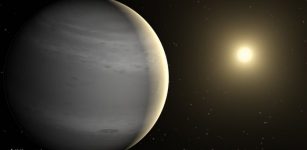 An artist’s illustration of a faraway planet with an atmosphere rich in helium. A new study explains how these types of planets may be very common and why. Credit: NASA/JPL-Caltech