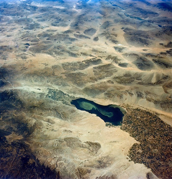 Looking northeast, the Imperial Valley and Salton Sea in southern California is photographed from the Earth-orbiting Gemini-5 spacecraft. Photo Credit: NASA.