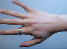 The OmniRing doesn’t have a display and so can support a longer battery life. This makes it possible to wear the ring all the time, including while sleeping and swimming, enabling the ring to capture deeper and more intimate levels of sensing information. Credit: Taiting Lu