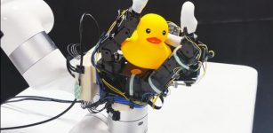 Robotic Hand Rotates Objects Using Touch, Not Vision