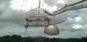 Receiver of the Arecibo Telescope, Puerto Rico. FRB data was provided by the Five-hundred-meter Aperture Spherical Telescope (FAST) in China and the Arecibo Telescope in Puerto Rico, two of the largest single-dish telescopes in the world. Unfortunately, the Arecibo Telescope was damaged and subsequently decommissioned in 2020.