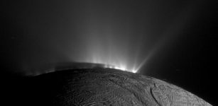 Life-Sparking Energy Source And Molecule At Enceladus - NASA Study