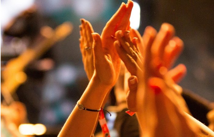 The Hidden Science Of Hand Clapping - Researchers Investigate