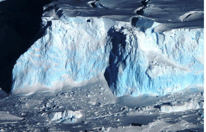 A Novel Technique To Analyze Ice Fractures In The ‘Doomsday Glacier’ - Developed