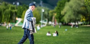 Regular Walking Prevents Chronic Back Pain