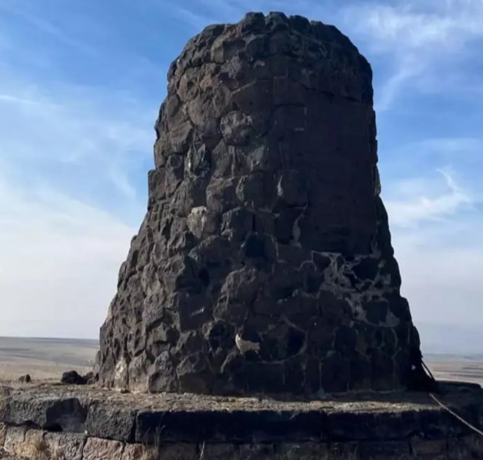 Enigmatic Stone Structure And Undeciphered Inscription Near Bulanık Village, Kars Province, Turkey – Still Unexplained