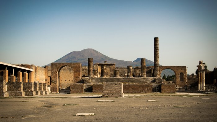 Evidence Of Exotic Aromas In Pompeii’s Household Altars
