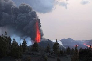 Scientists Uncover Magma Heating Effect That Influences How Volcanoes Erupt