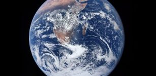 “True Polar Wander”: Times When The Earth Rapidly Shifted Relative To Its Axis