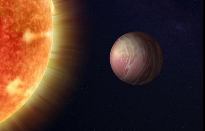 Shiny Lava Planet Challenges Astronomers' Expectations